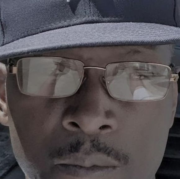 Meet your Posher, Cedric - Picture 1 of 1